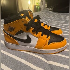 Nike Jordan 1 mid (youth)